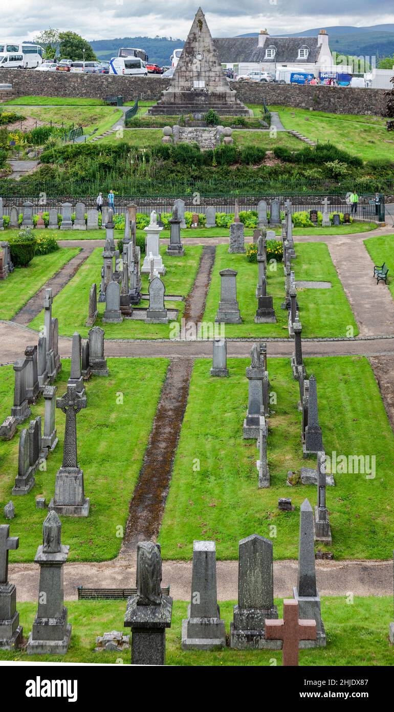 An elevated view of the Old Town Cemetery and the Drummond Pleasure Ground with the Star Pyramid (William Barclay, 1863) in Stirling, Scotland, UK Stock Photo