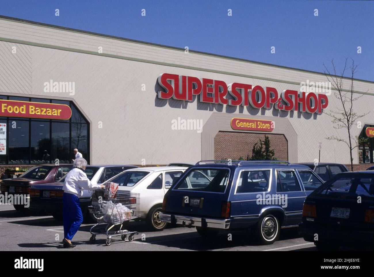 [USA AMERICAN FOOD PROVIDENCE RHODE ISLAND MALL SUPERMARKET HYPERMARCHE ...