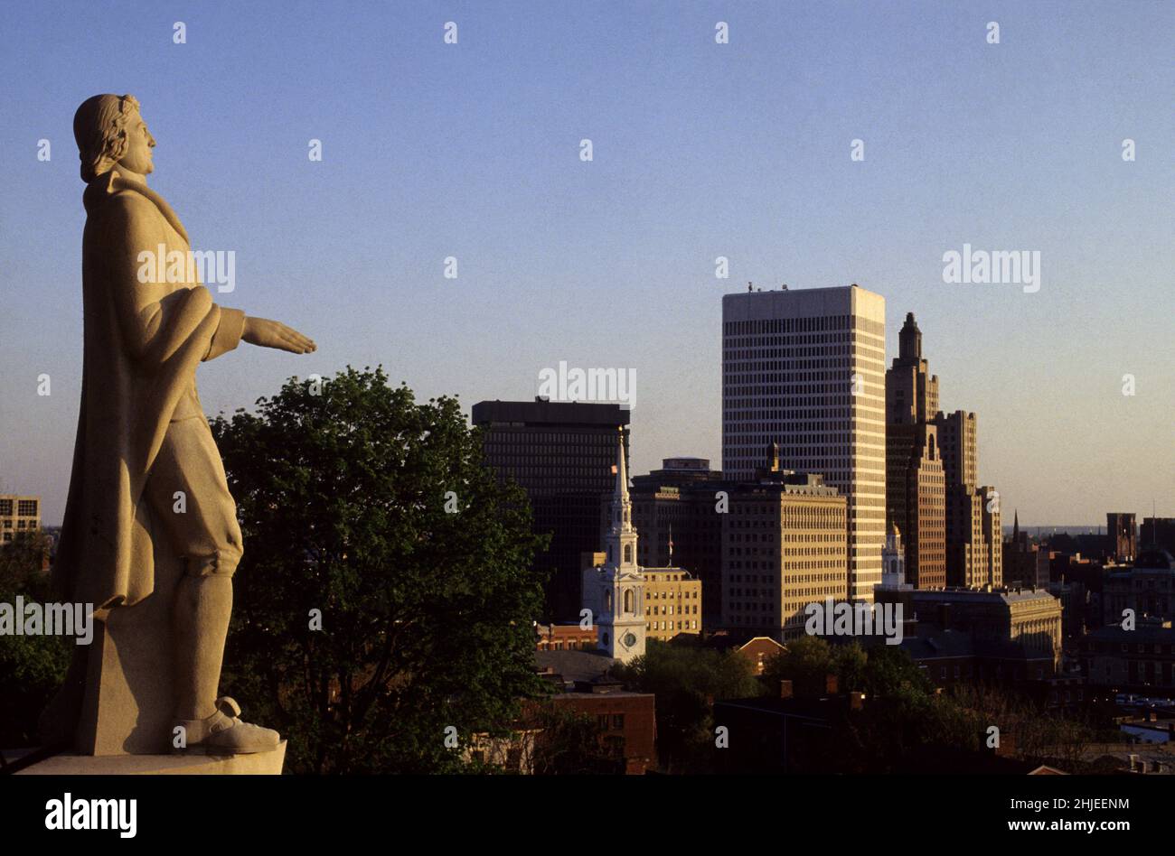 USA NEW ENGLAND PROVIDENCE RI TERRACE PARK Statue of Roger Williams by Ralph Thomas Walker Stock Photo