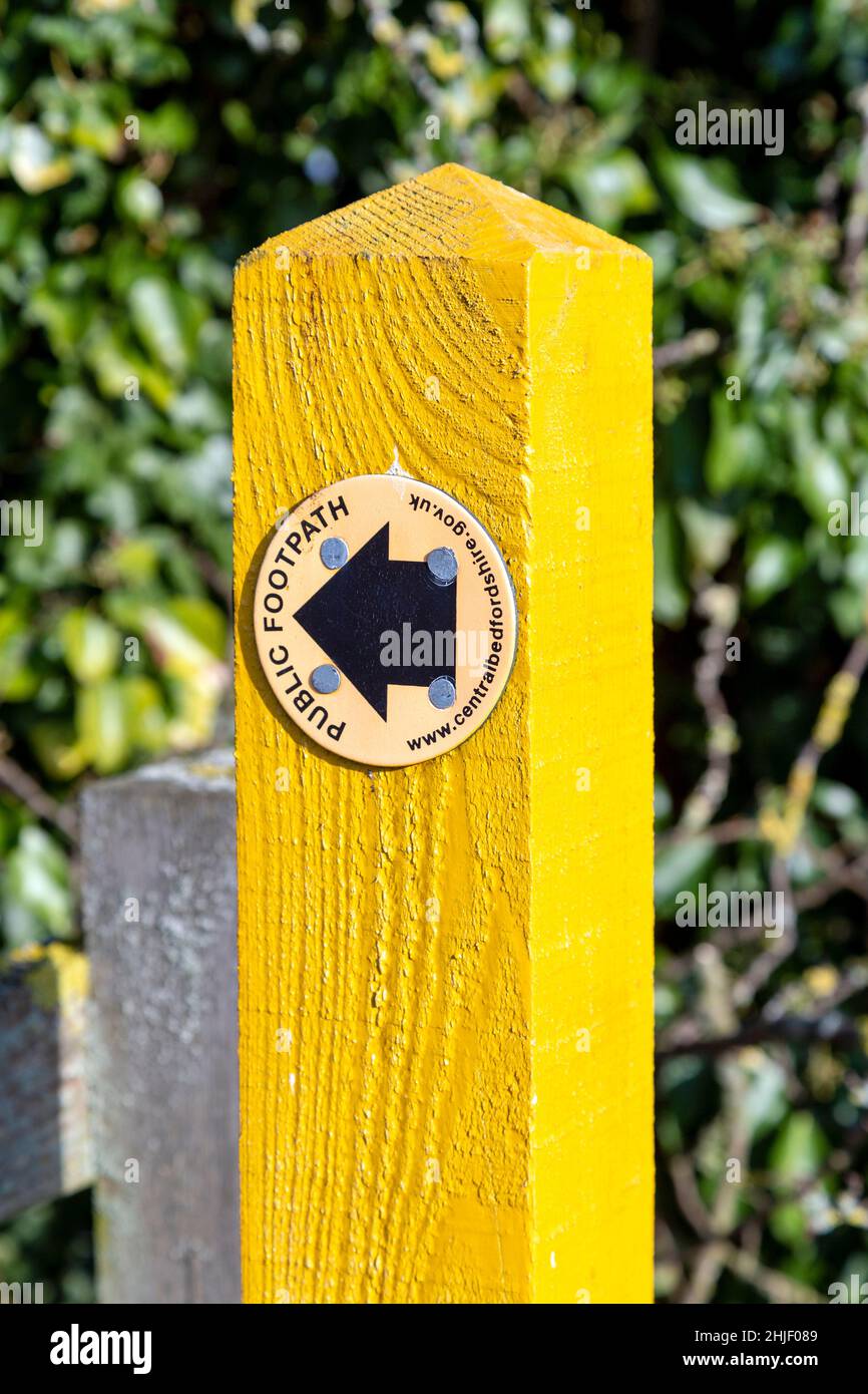 Public footpath plaque on a signpost (Kingfisher Way, Bedfordshire, UK) Stock Photo