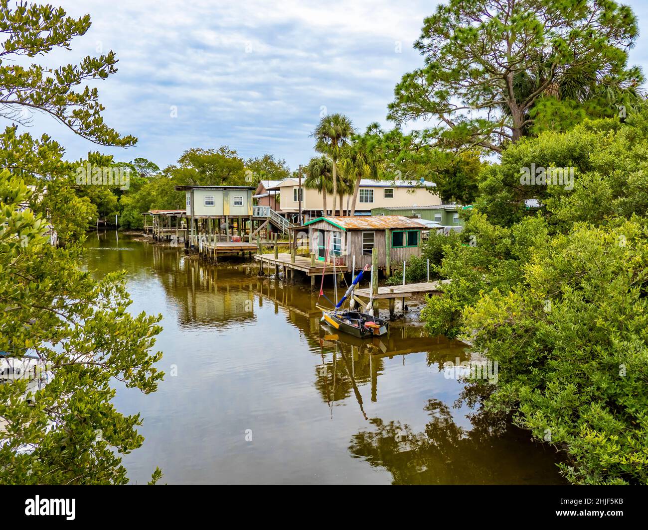 Residential houses and boat hi-res stock photography and images - Alamy