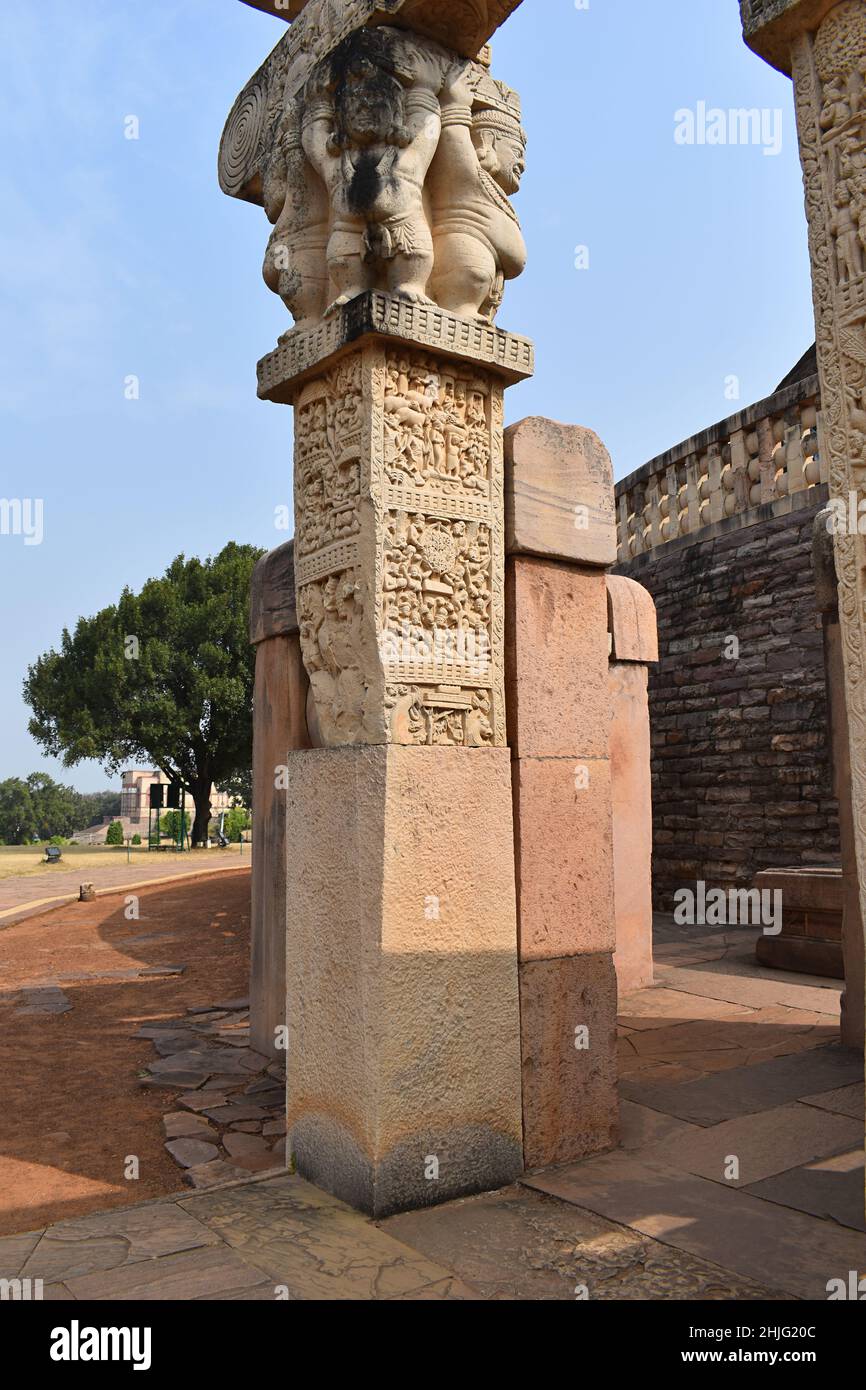 Stupa No 1, West Gateway, Left Pillar Inside Panel 1 Sama Jataka and Panel 2 Muchalinda Jataka Stock Photo