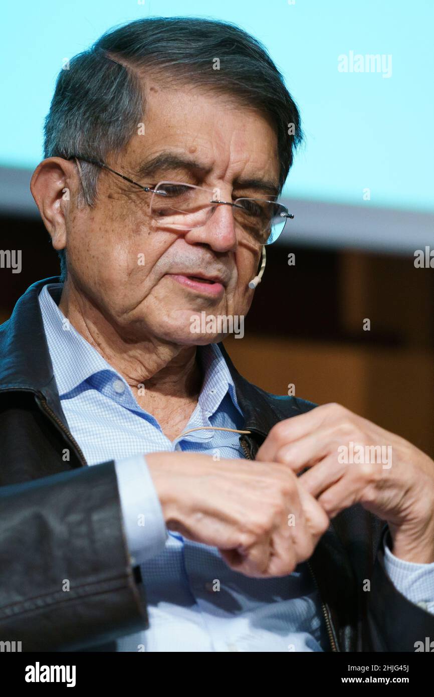 Madrid, Spain. 28th Jan, 2022. The writer Sergio Ramírez Mercado seen during a conference 'Mexico in books' at the Cervantes Institute in Madrid. Credit: SOPA Images Limited/Alamy Live News Stock Photo
