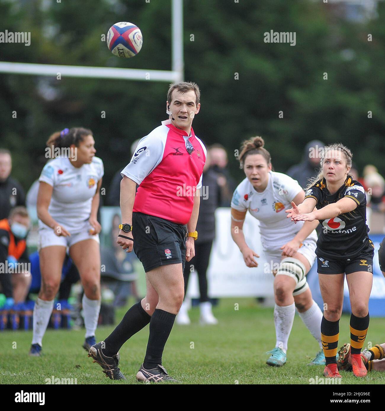 London, UK. 29th Jan, 2022. London, January 28th 2022 Wasps player passes the ball During the Allianz Premier 15s game between Wasps Women & Exeter Chiefs at Twyford Avenue Sports Ground in London, England Karl W Newton/Sports Press Photo Credit: SPP Sport Press Photo. /Alamy Live News Stock Photo