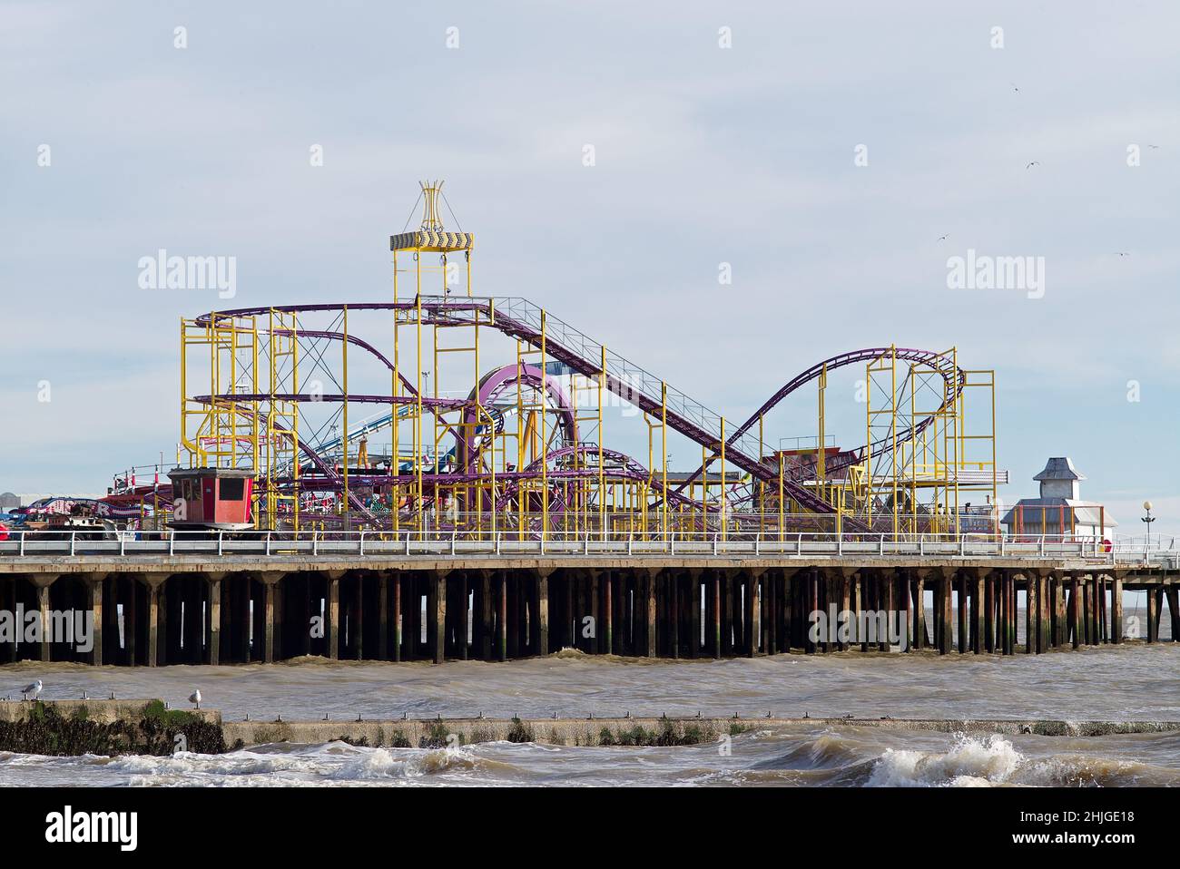 Rides at clacton pier hi res stock photography and images Alamy