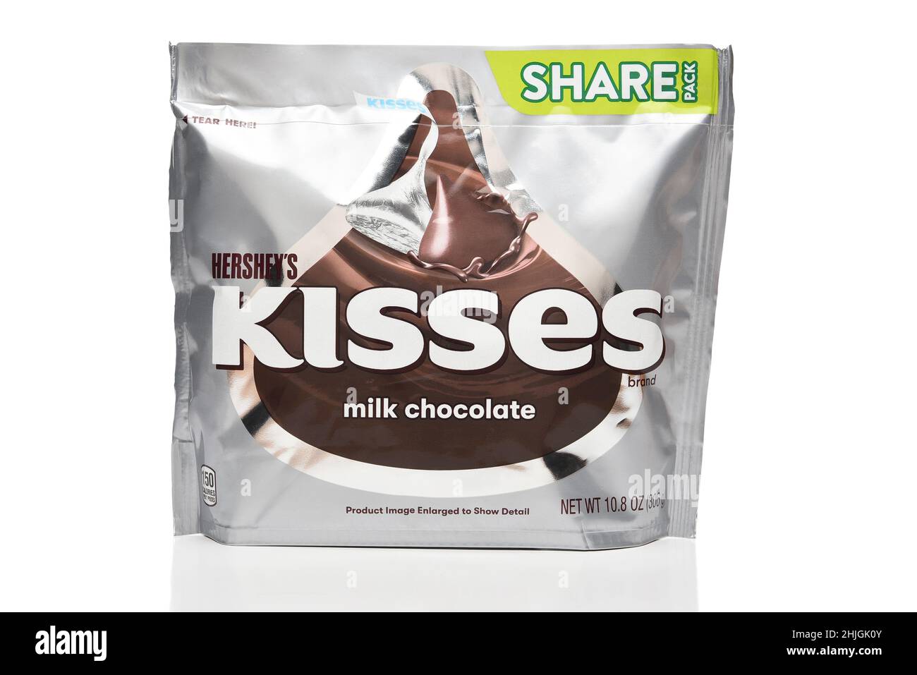 Amazon.com: HERSHEY'S Kisses Chocolate Candy, 40 Ounce Bulk Candy : Grocery  & Gourmet Food