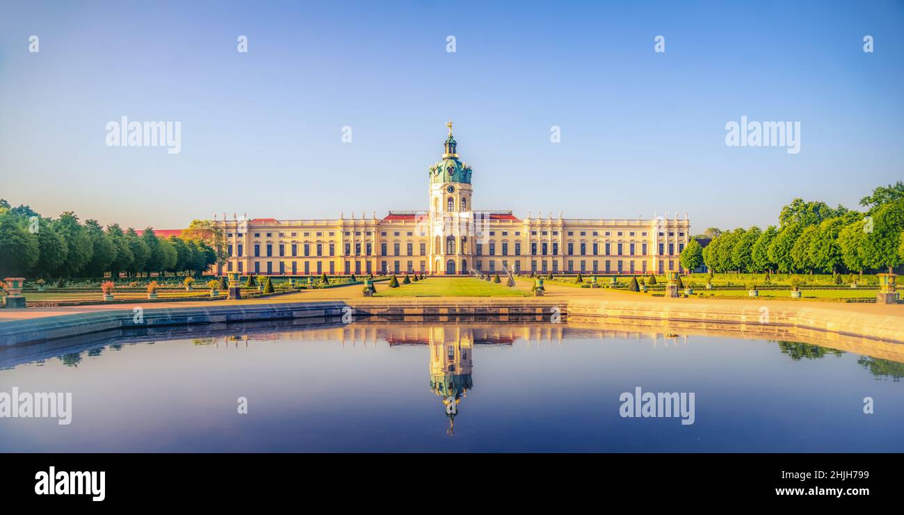 Berlin, Charlottenburg, Schloss, Architektur, Garten, Park, Teich Stock Photo