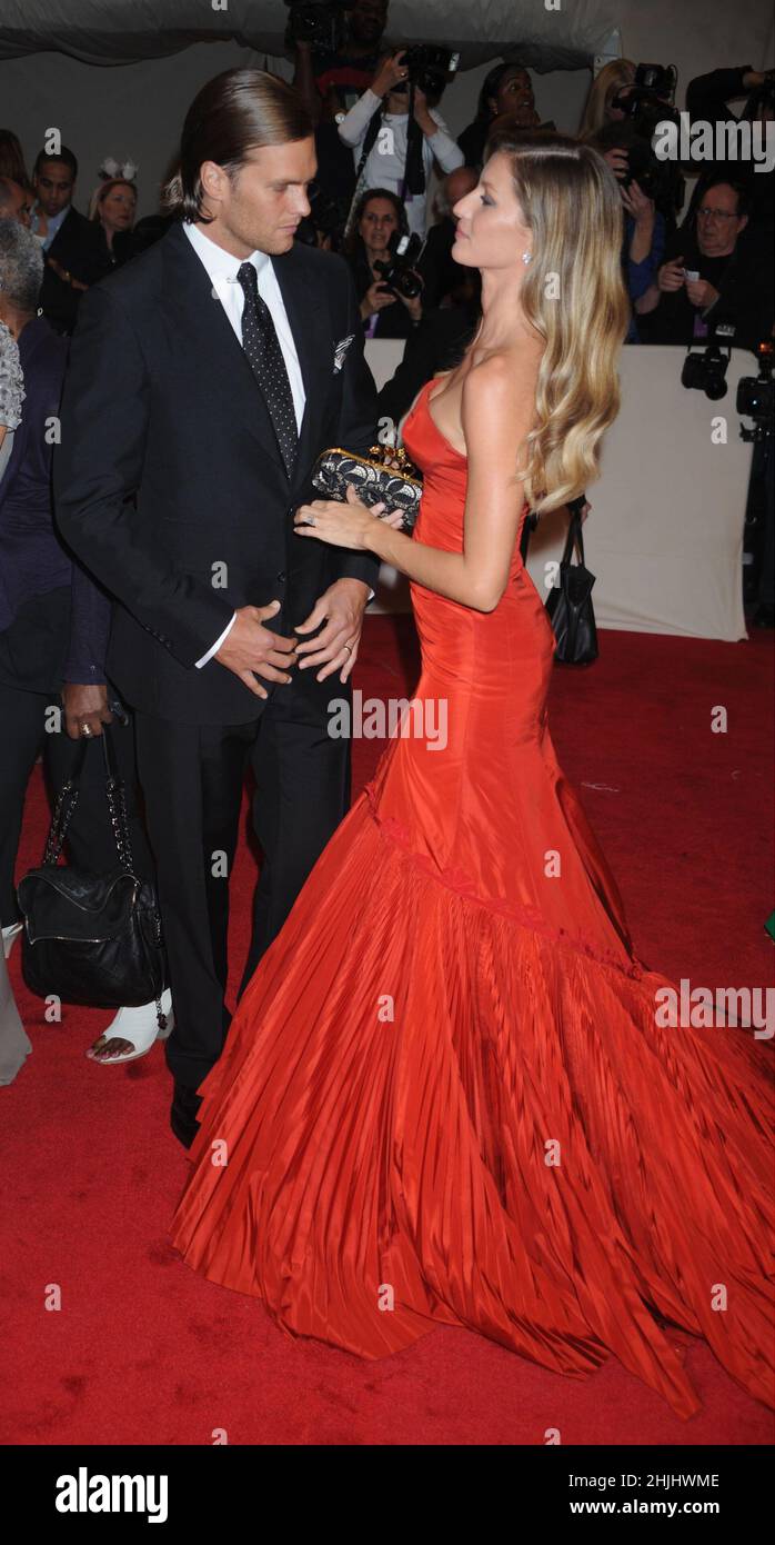 Gisele Bundchen Alexander Mcqueen High Resolution Stock Photography and  Images - Alamy