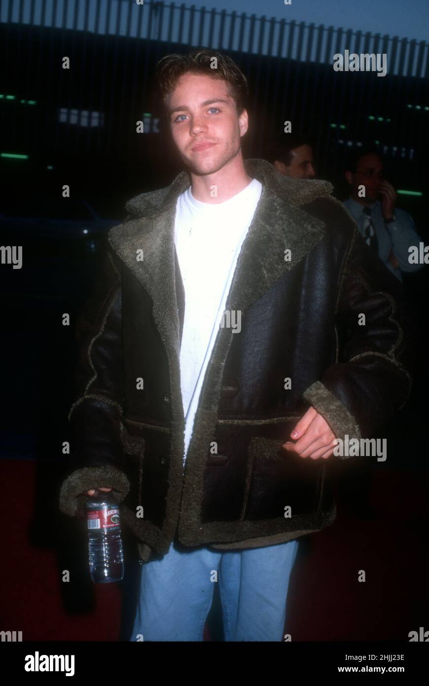 Yetuk odam jerks off va cums