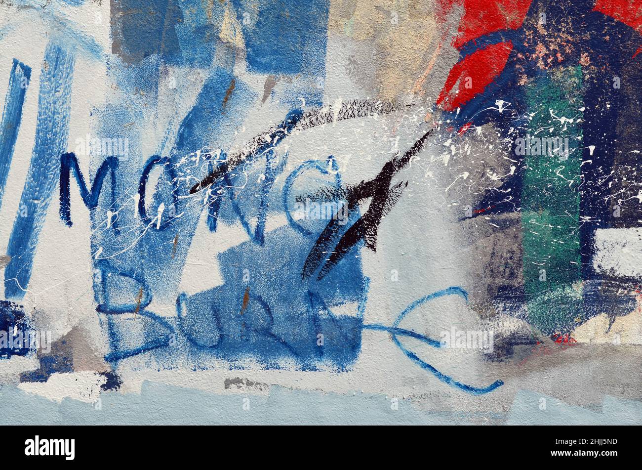 On the dry dock of Douarnenez, the industrial painters after having