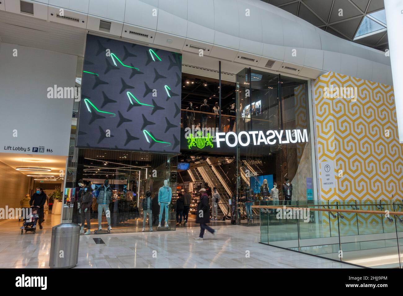 Westfield white city shop hi-res stock photography and images - Alamy