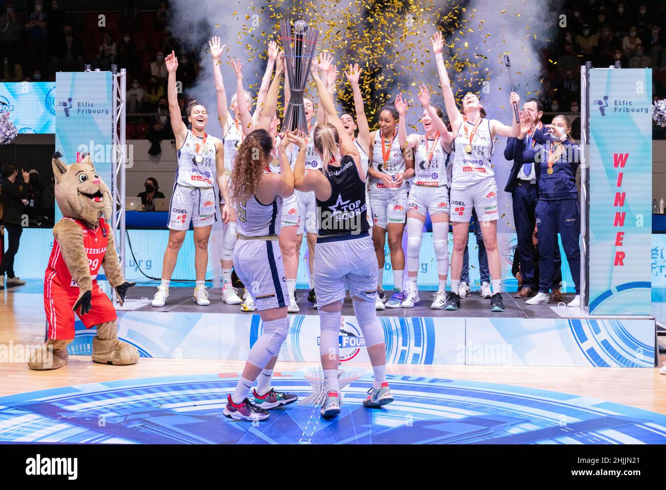 30.01.2022, Montreux, Salle du Pierrier, Finale SBL Cup Women: BCF Elfic  Fribourg - Helios VS Basket, Elfic remporte la SBL Cup 2022 (Photo by  Siriane Davet/Just Pictures/Sipa USA Stock Photo - Alamy