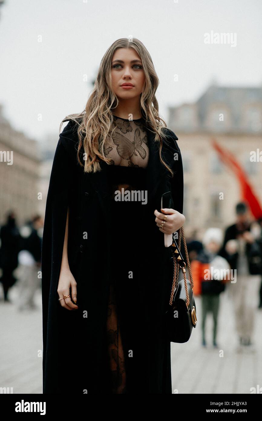 Street style, Amelie Zilber arriving at Valentino Spring Summer