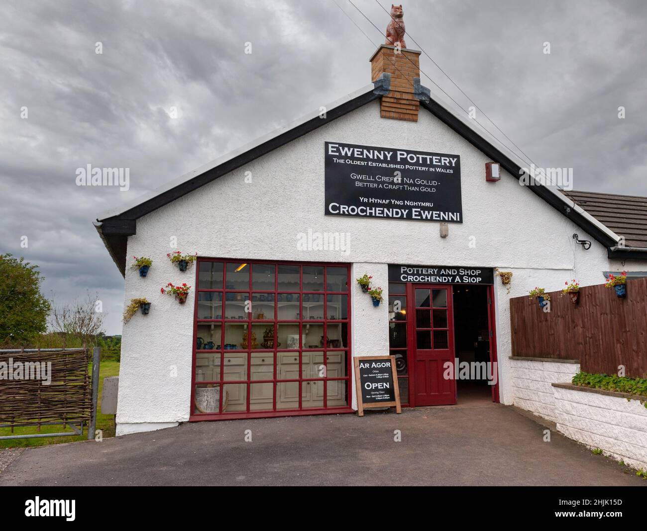 Ewenny pottery wales hires stock photography and images Alamy