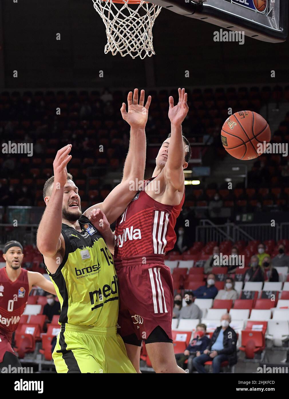 Muenchen, Deutschland (DE), 30 January, 2022. Pictured left to right, Martynas Sajus (medi Bayreuth), Zan Mark Sisko (FC Bayern Basketball) Zweikampf, Aktion, action, battle for the ball at the Basketball BBL Bundesliga, FC Bayern Muenchen Basketball - medi Bayreuth. Credit: Eduard Martin/Alamy Live News Stock Photo