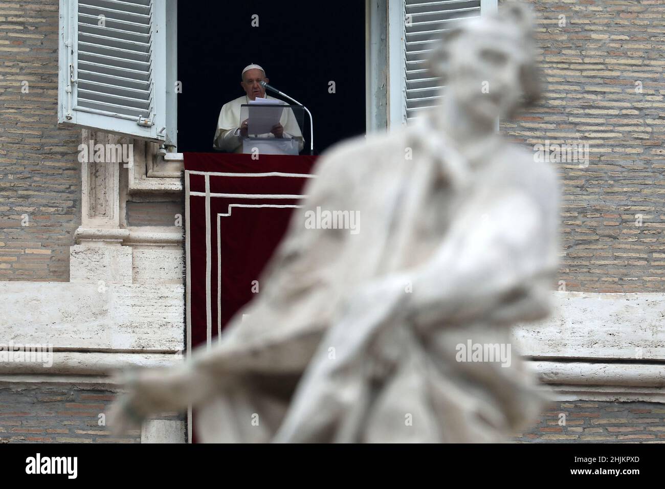 Pope Preaching Window Pope Francis addresses faithful from the window of the apostolic palace ...