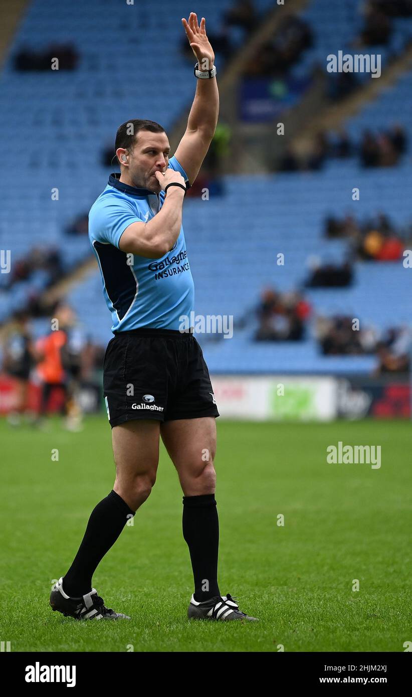 Coventry, United Kingdom. 30th Jan, 2022. Premiership Rugby. Wasps V Saracens. Coventry Building Society Arena. Coventry. Karl Dickson (Referee). Credit: Sport In Pictures/Alamy Live News Stock Photo