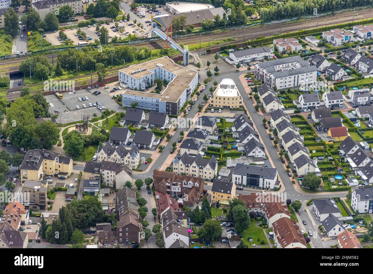 Aerial view, Seniorenhaus Neue Caroline, residential area Carolinenallee, Bügeleisenhaus, Carolinenbrücke, Freiberg, Holzwickede, Ruhrgebiet, Nordrhei Stock Photo