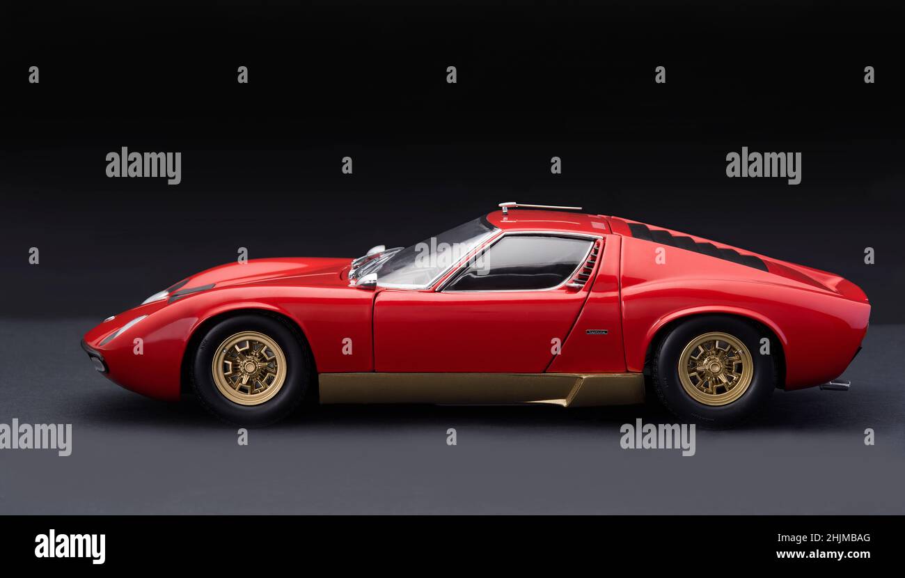 Diecast model car scale 1/18 Miura Italian Supercar