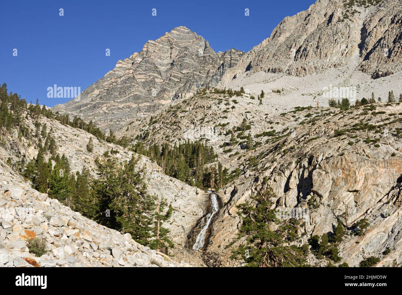 Pine Creek waterfall and Peppermint Peak in Inyo National Forest Stock Photo