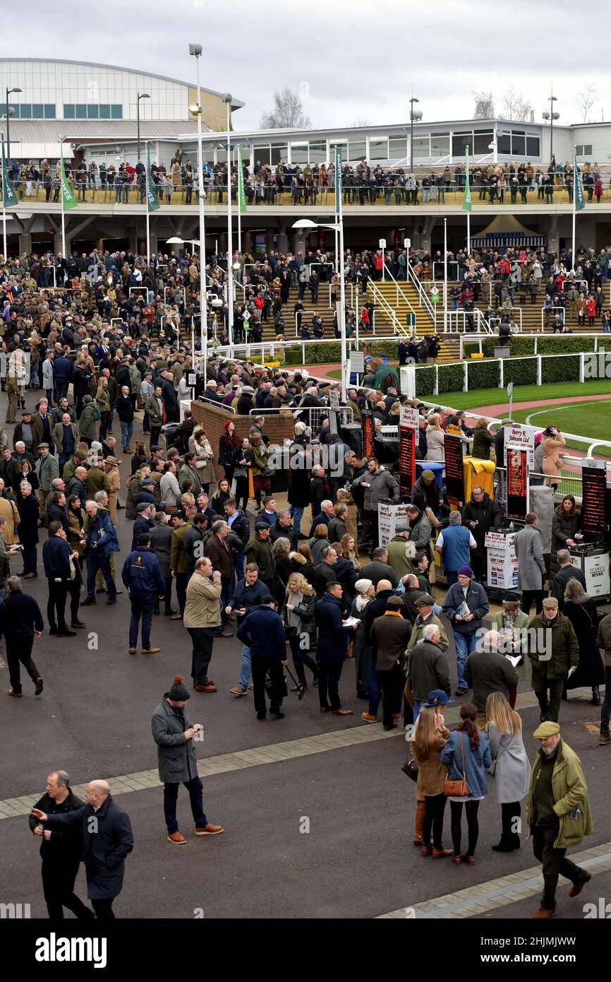 Cheltenham festival build up hi-res stock photography and images - Alamy