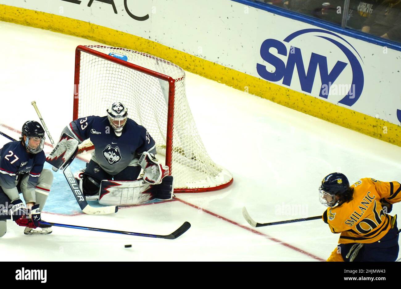 Bridgeport, CT, USA. 30th Jan, 2022. January 30, 2022:UConn goalie Darion Hanson makes one of his 25 saves in a loss to 2nd ranked Quinnipiac 2-0 in the SNY Connecticut Ice tournament at the Webster Bank Arena in Bridgeport, Connecticut on January 30, 2022. Dan Heary Eclipse SportswireCSM/Alamy Live News Stock Photo
