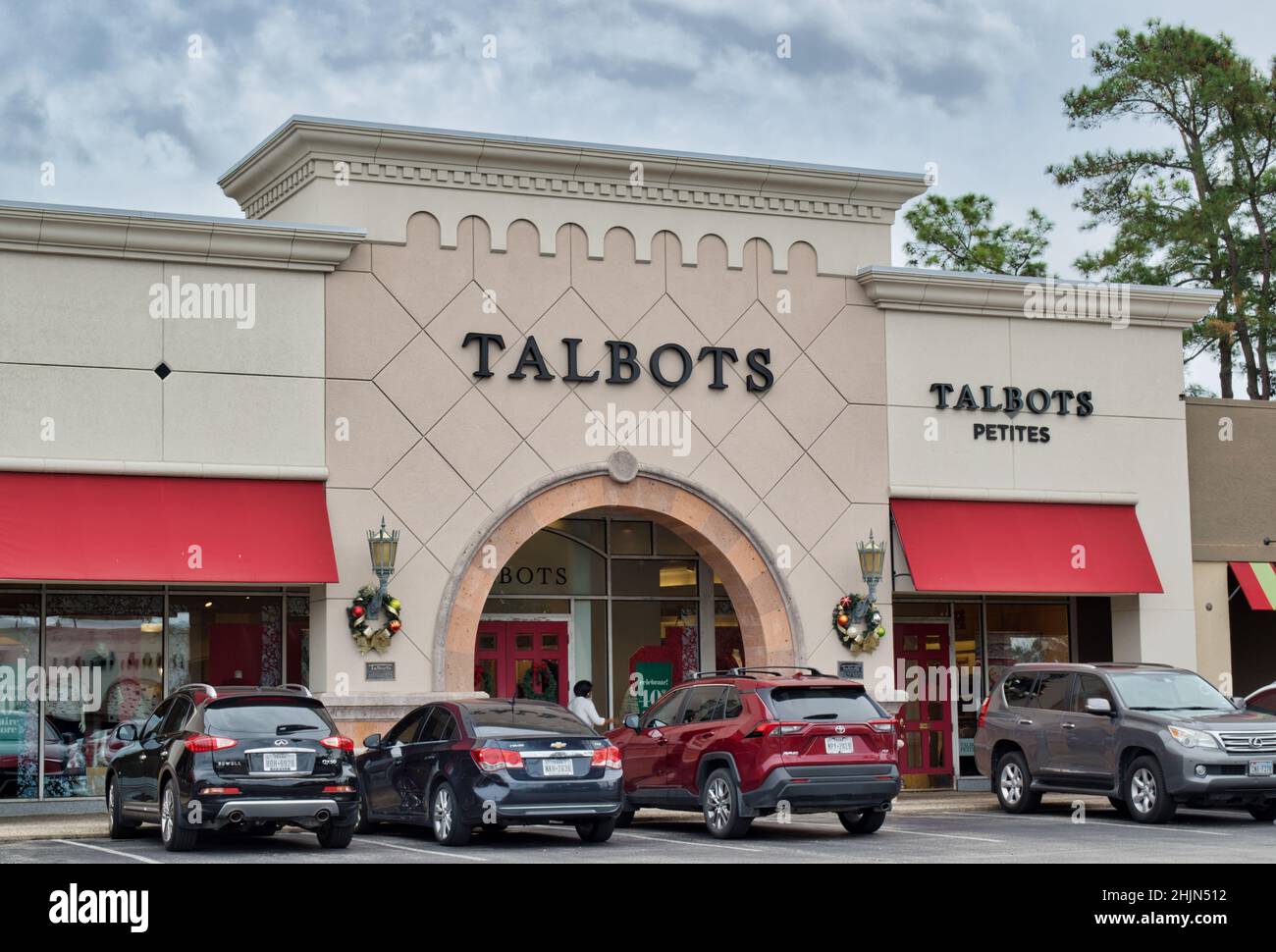 Houston, Texas USA 12-05-2021: Talbots storefront and main entrance in Houston  TX. American specialty retailer of clothing and accessories, est. 1947  Stock Photo - Alamy