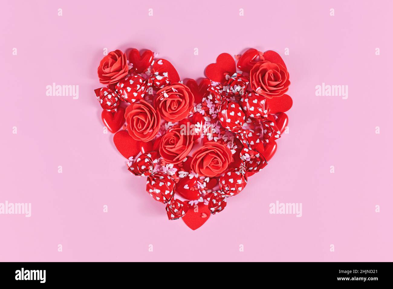 Pink roses heart hi-res stock photography and images - Alamy