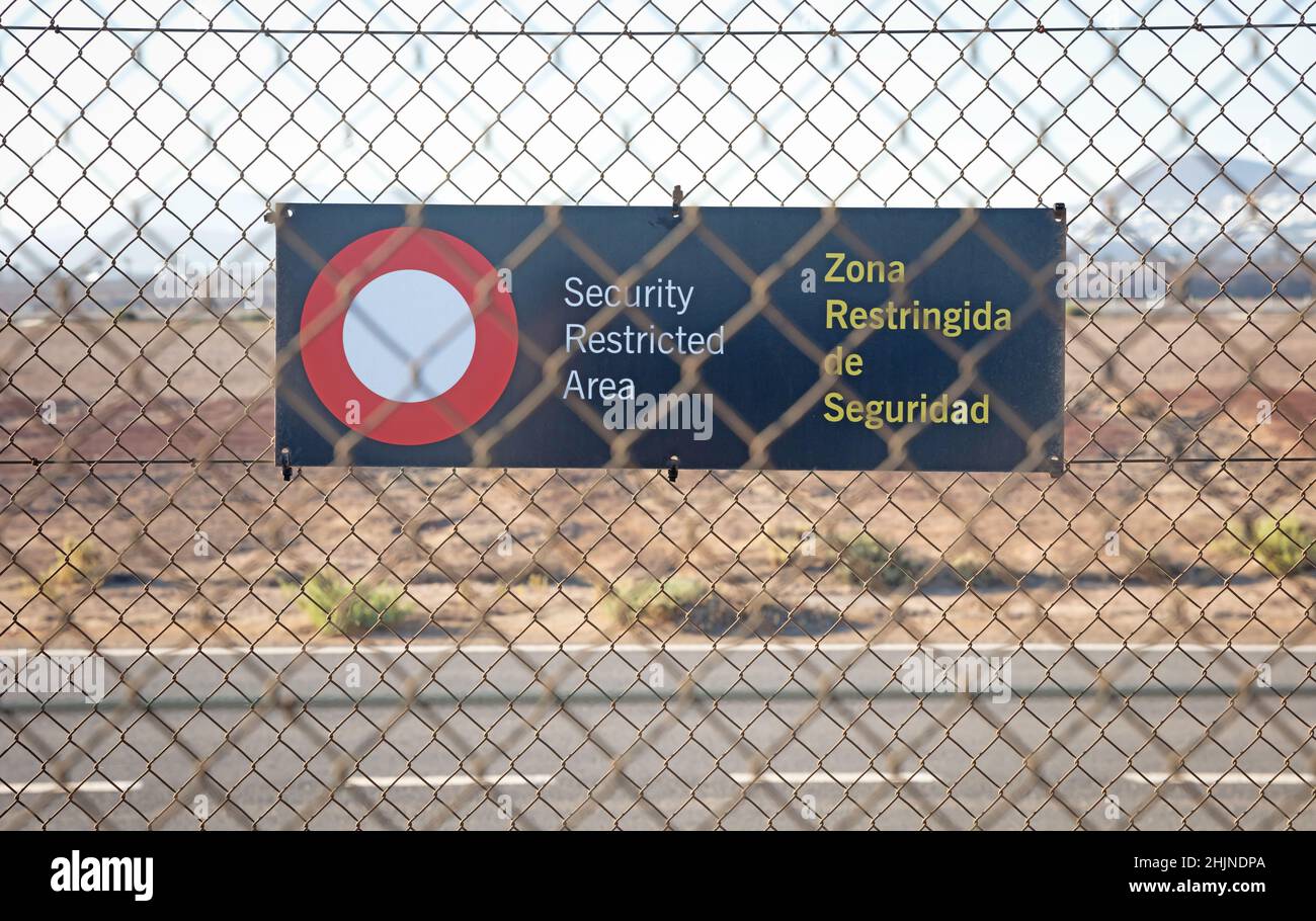 Airport restricted area warning sign hi-res stock photography and ...