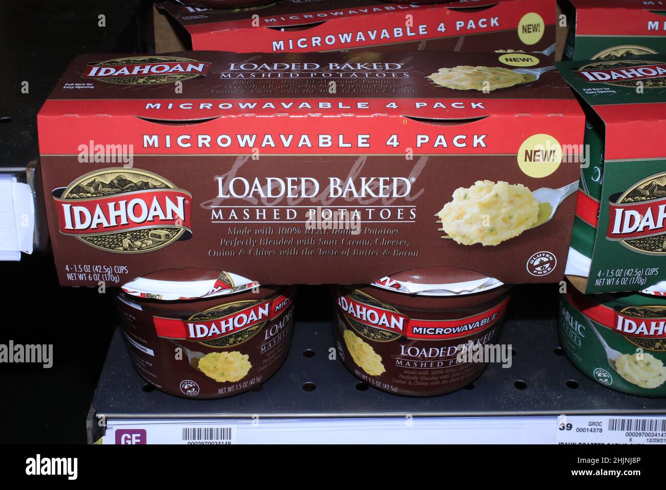 IDAHOAN LOADED BAKED MASHED POTATOES that's microwaveable shot closeup in a grocery store Stock