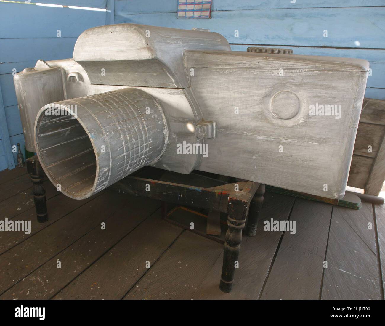 Camera shaped coffin hires stock photography and images Alamy