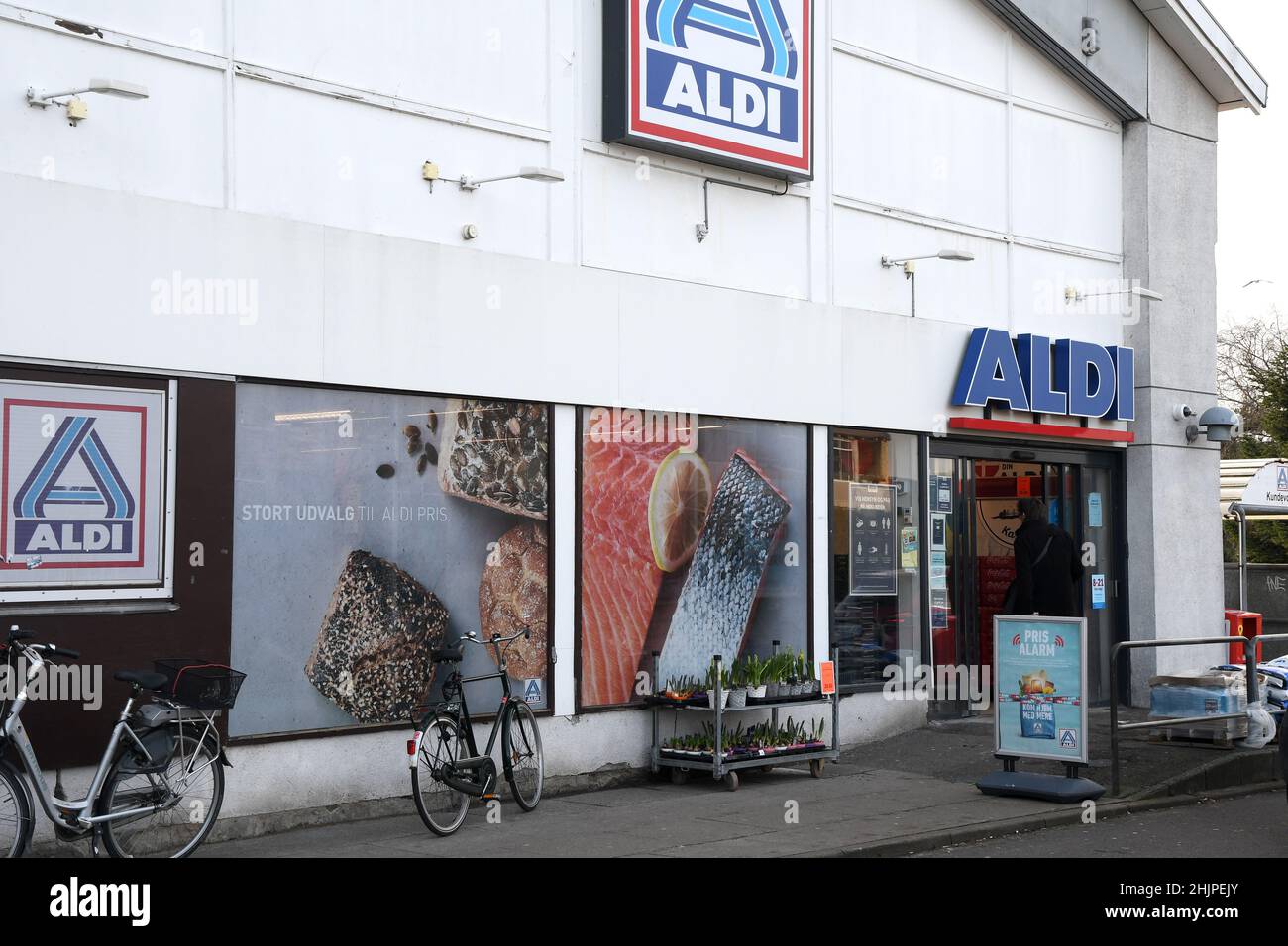 Copenhagen/Denmark./31 January 2022/    German Aldi grocery storeis openss on Christms day in Kastrup on Amagare in danish capital Ka<strup Copenahgen  Denamrk, (Photo.Francis Dean /Dean Pictures) Stock Photo