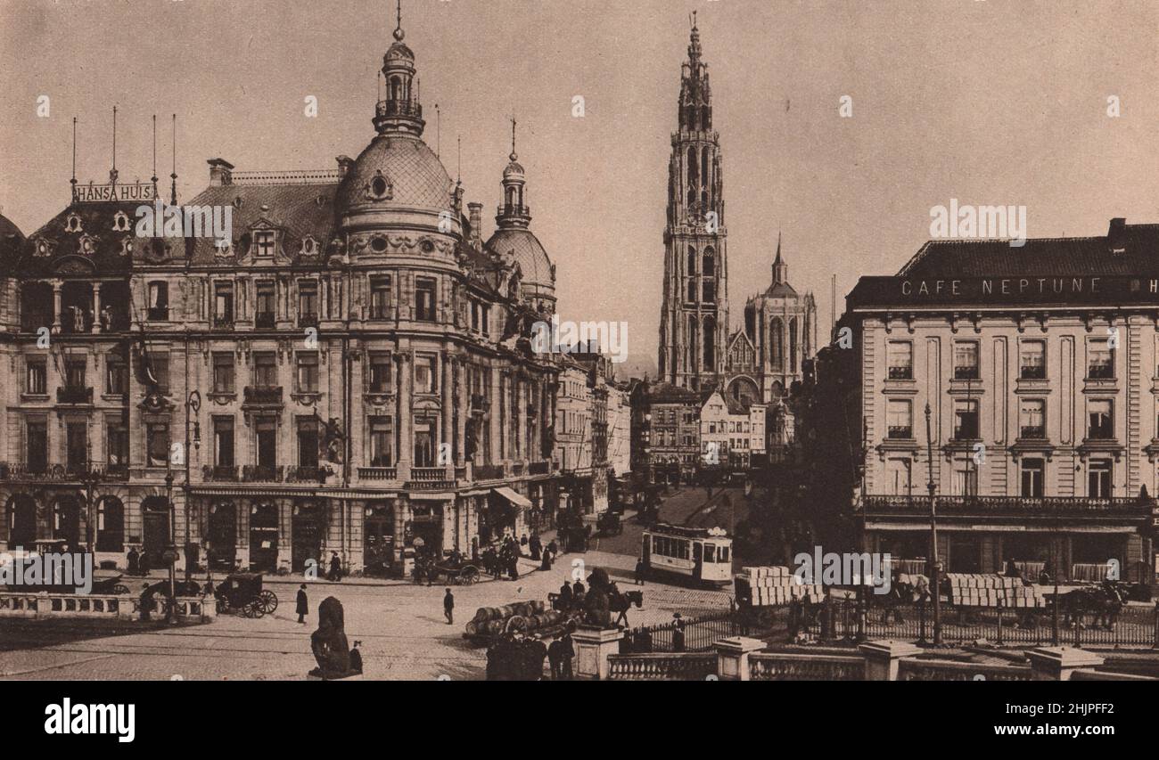 Van Dyck Quay, Canal au Sucre or Suiker-Rui, Hansa House adorned with allegorical figures in bronze by J. Lambeaux. Antwerp (1923) Stock Photo