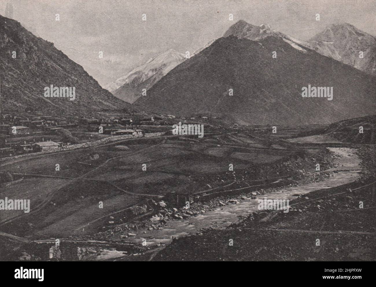 Where the young aras winds its way through the highlands. Armenia (1923) Stock Photo