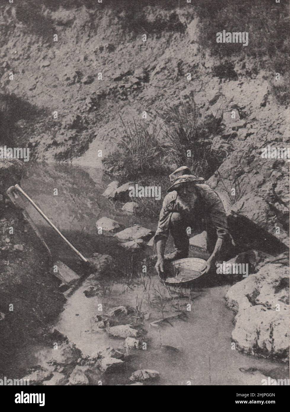 How the early miners found their gold. Australia (1923) Stock Photo