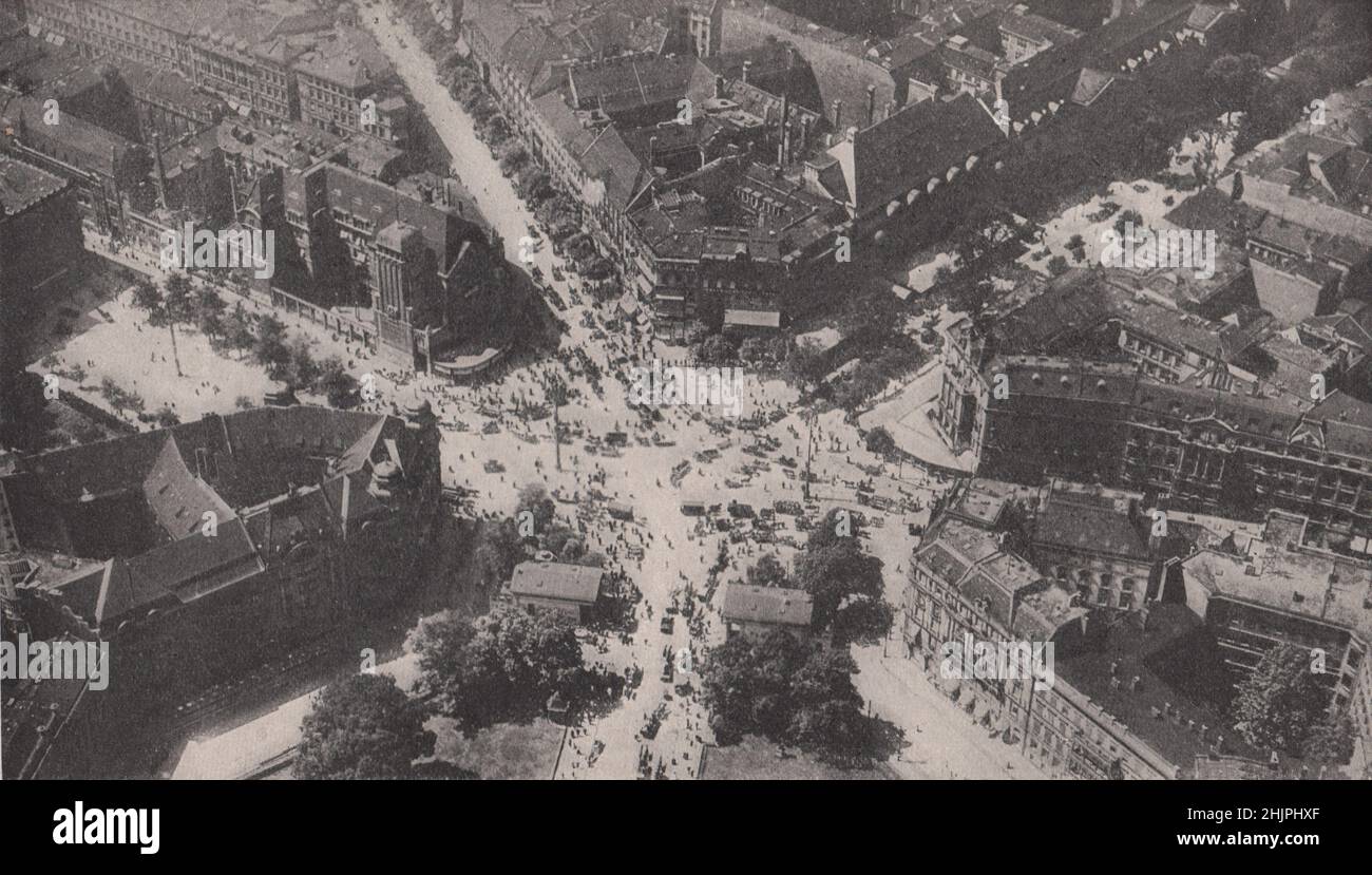 Bustling activity on the Potsdamerplatz, one of the Busiest centres in the city of Berlin (1923) Stock Photo