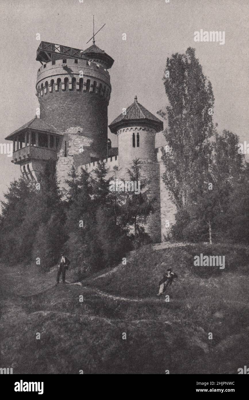 Well-Known landmark in the parcul carol at Bukarest. Romania. Bucharest (1923) Stock Photo