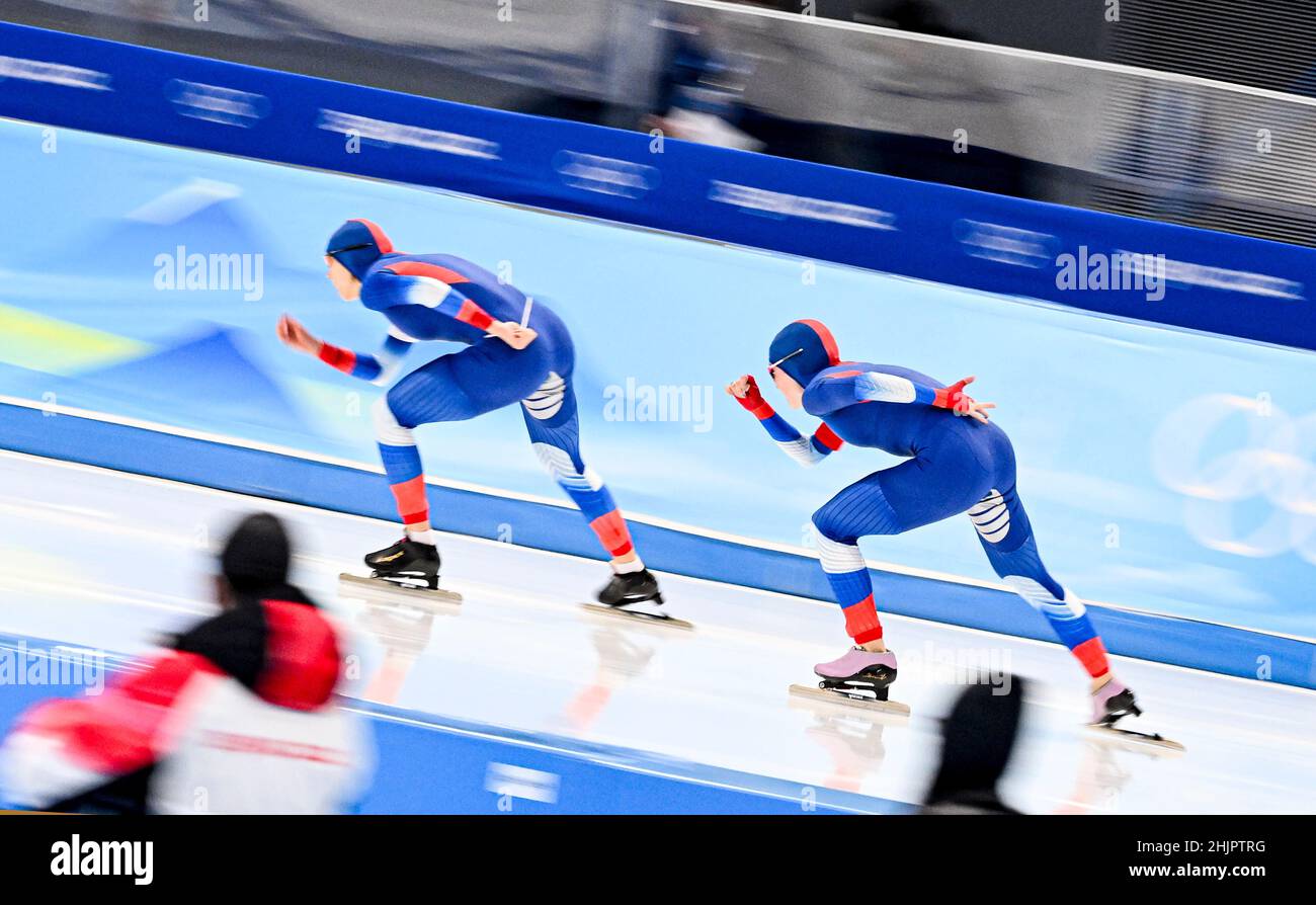 Beijing, China. 31st Jan, 2022. Elena Sokhryakova and Anastasiia Grigoreva of ROC participate in the combined training at the National Speed Skating Oval in Beijing, capital of China, Jan. 31, 2022. Credit: Wang Fei/Xinhua/Alamy Live News Stock Photo