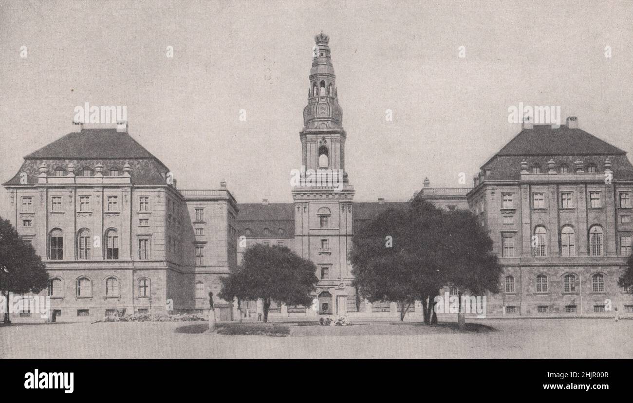 Home of the Danish parliament in the centre of the oldest part of the city of Copenhagen. Denmark (1923) Stock Photo