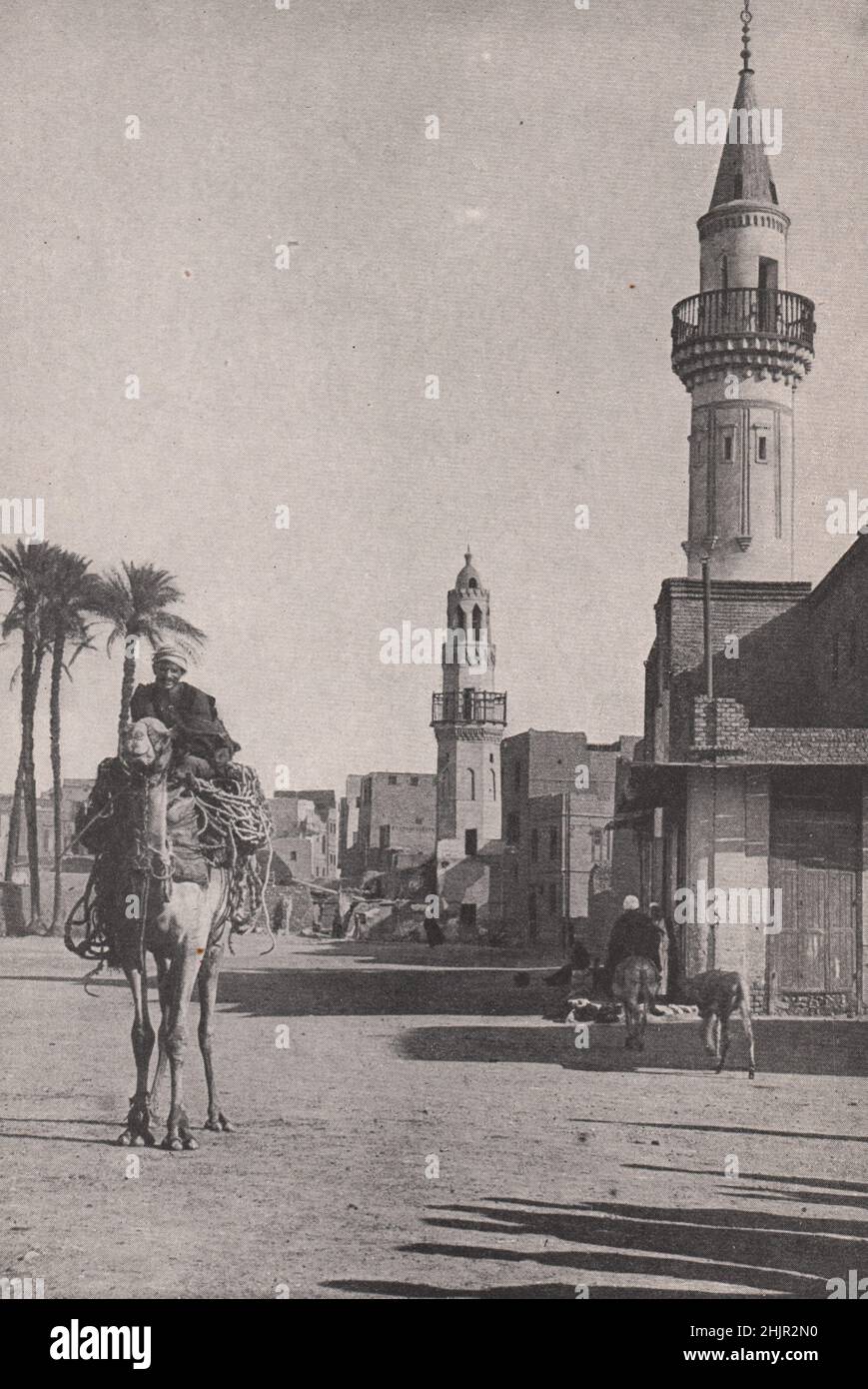 In the Glare of the market-place at Assiut. Egypt (1923) Stock Photo