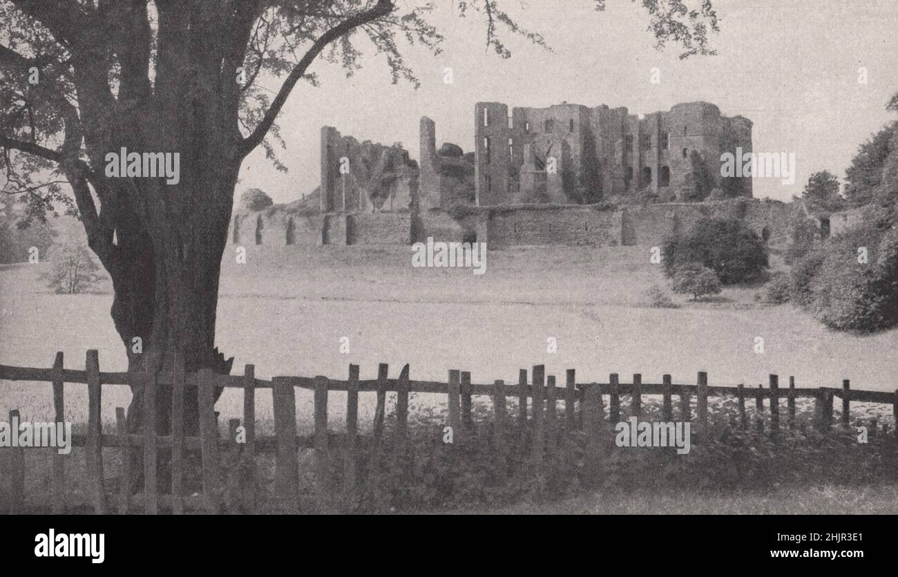 Kenilworth castle's historic ruins in Warwickshire, showing Caesar's tower on the right. England (1923) Stock Photo