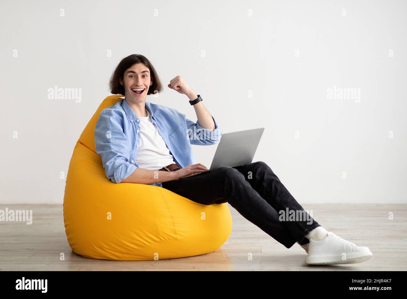 Laptop sale chair online