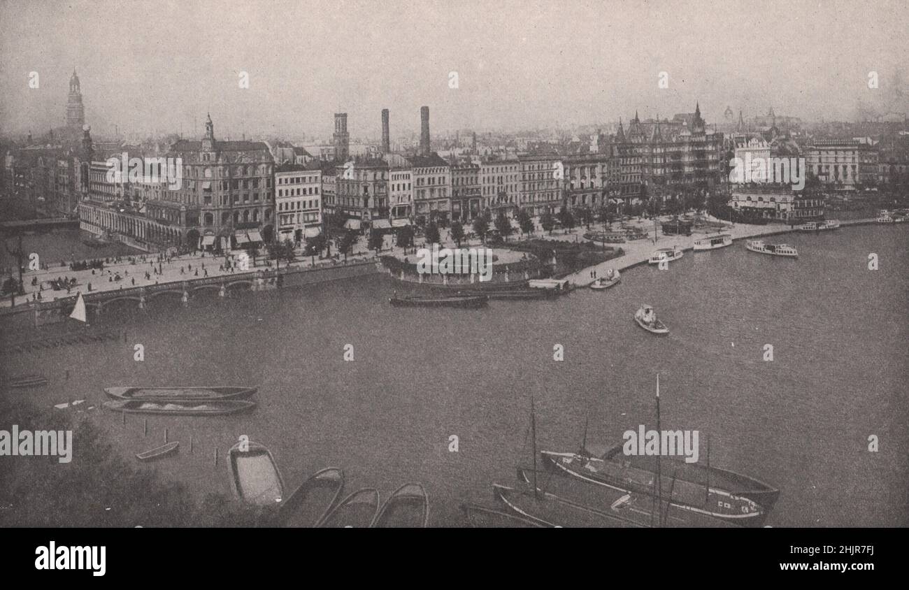 Looking across the inner Alster towards the Jungfernstieg and Reesendamm bridge. Germany. Hamburg (1923) Stock Photo