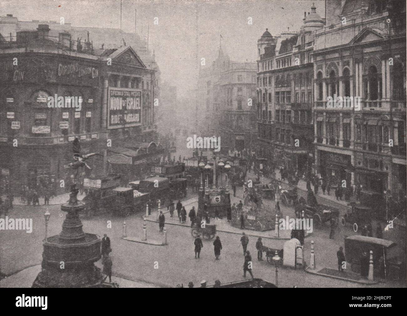 Piccadilly Circus, heart of the West end, and its Traffic Arteries. London (1923) Stock Photo