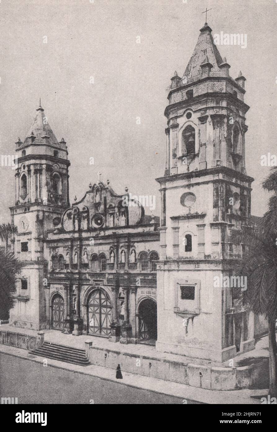 Twin towers of Panama cathedral in the Plaza Bolivar (1923) Stock Photo