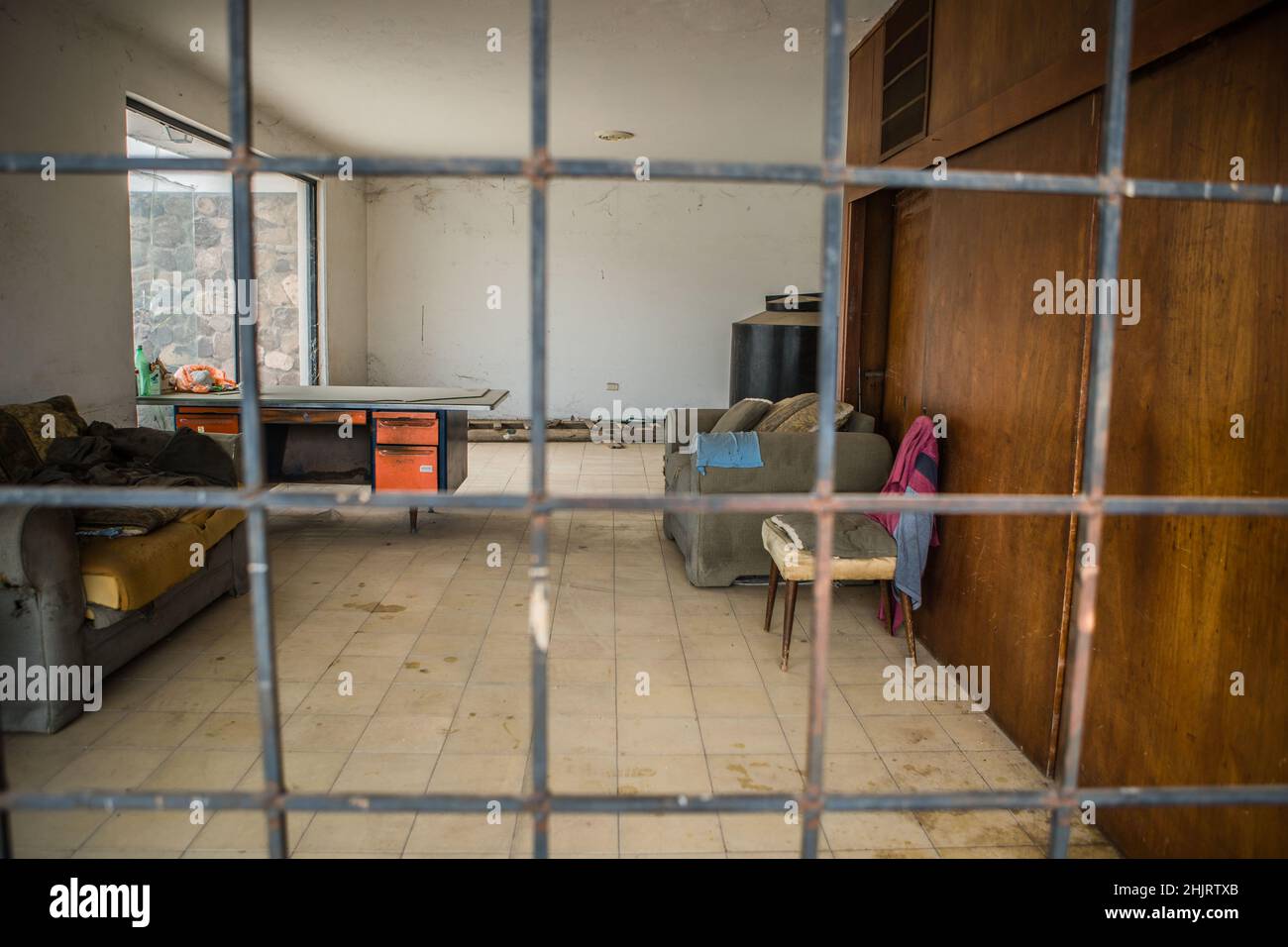 Casa de la calle  Sinaloa entre Morelos y Nainari en Cd. Obregon. Su frase es:  26May2018. (Photo:Luis Gutierrez/ NortePhoto.com)  pclaves: arquitectura ,casa, casa antigua, casa clásica, años, años 70s, años 60s, años 50s, 50s, 60s, 70s, Stock Photo