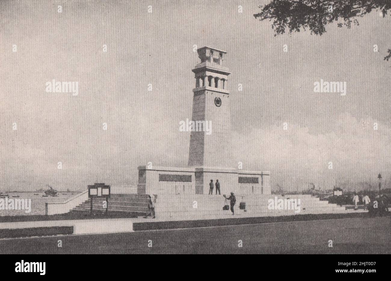 The Cenotaph commemorating the Lion City's glorious dead. Singapore (1923) Stock Photo