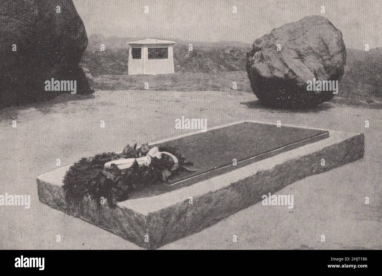 Grave of Cecil Rhodes high up in the Matoppo Hills. Zimbabwe. Southern Africa (1923) Stock Photo