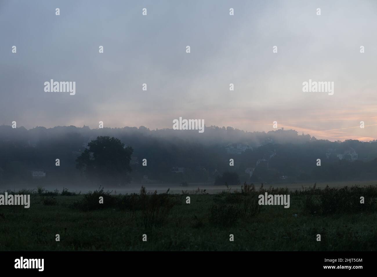 Windy cloudy dark sky hi-res stock photography and images - Alamy