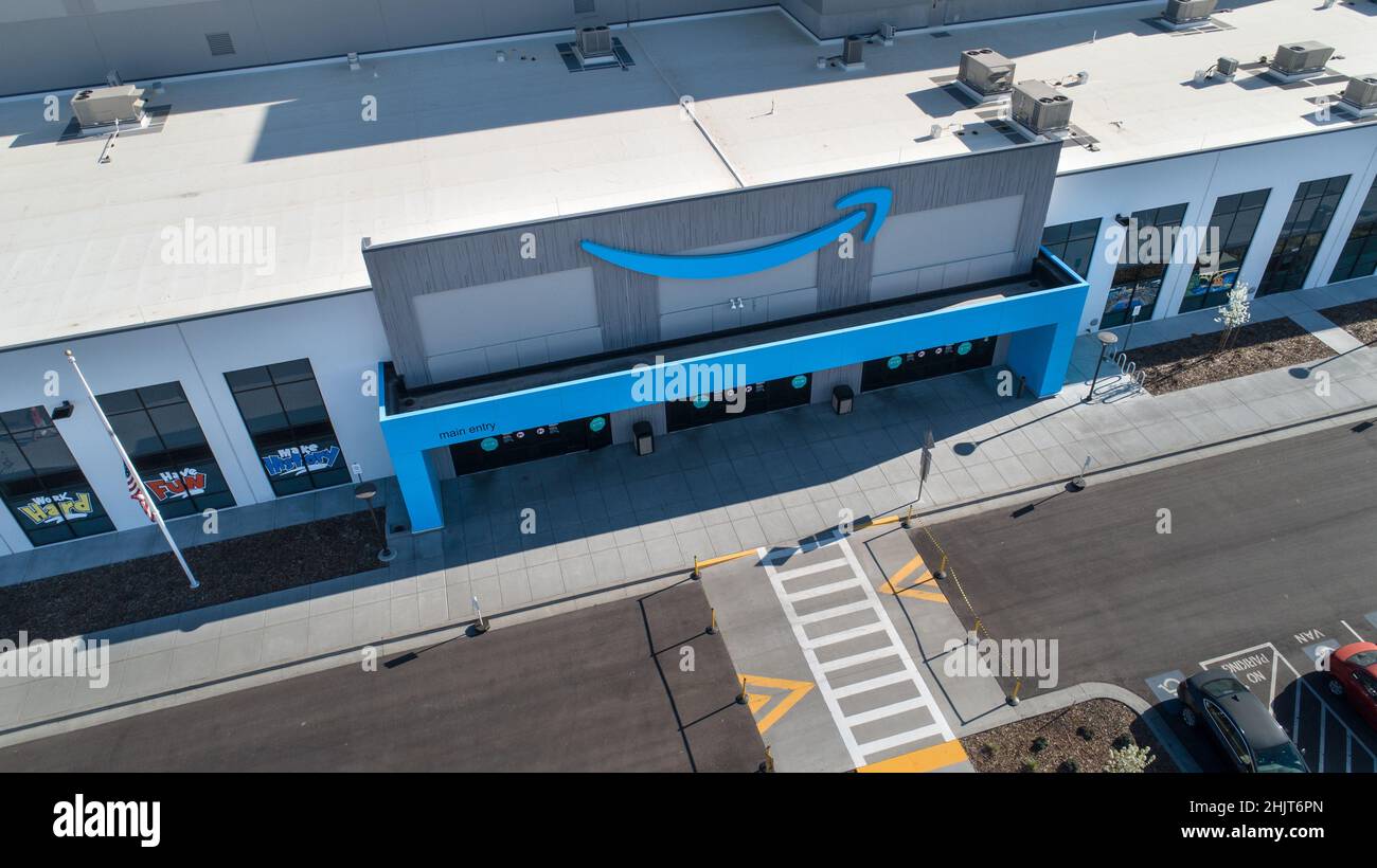 aerial view of an amazon building in idaho Stock Photo - Alamy